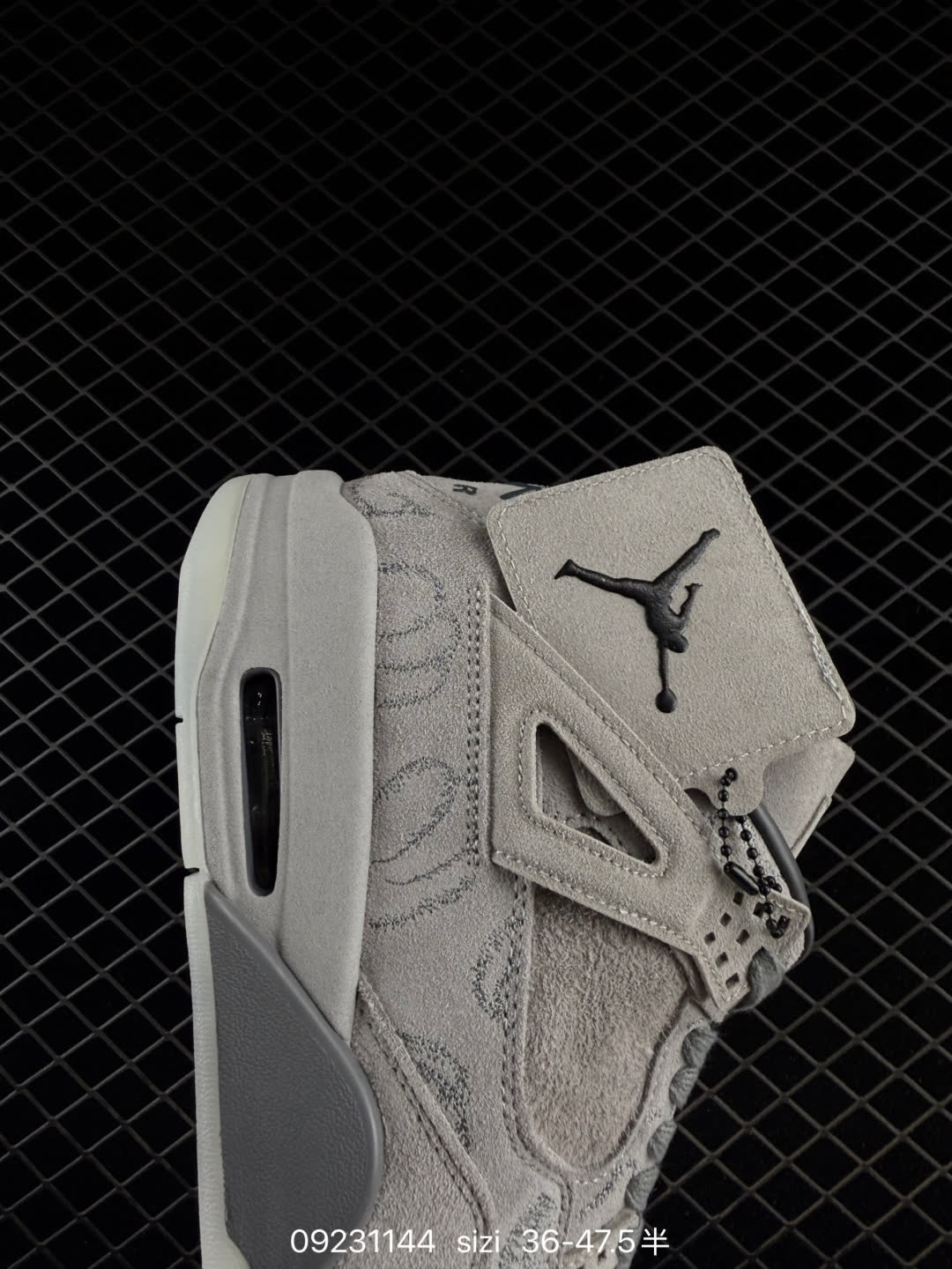 Air Jordan SIZE: 36 36.5 37.5 38 38.5 39 40 40.5 41 42 42.5 43 44 45 ID: 1144 08GJ-930155